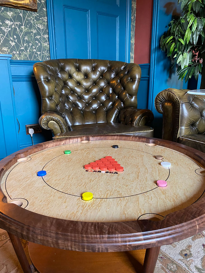 Lounge-Low-Level-Play